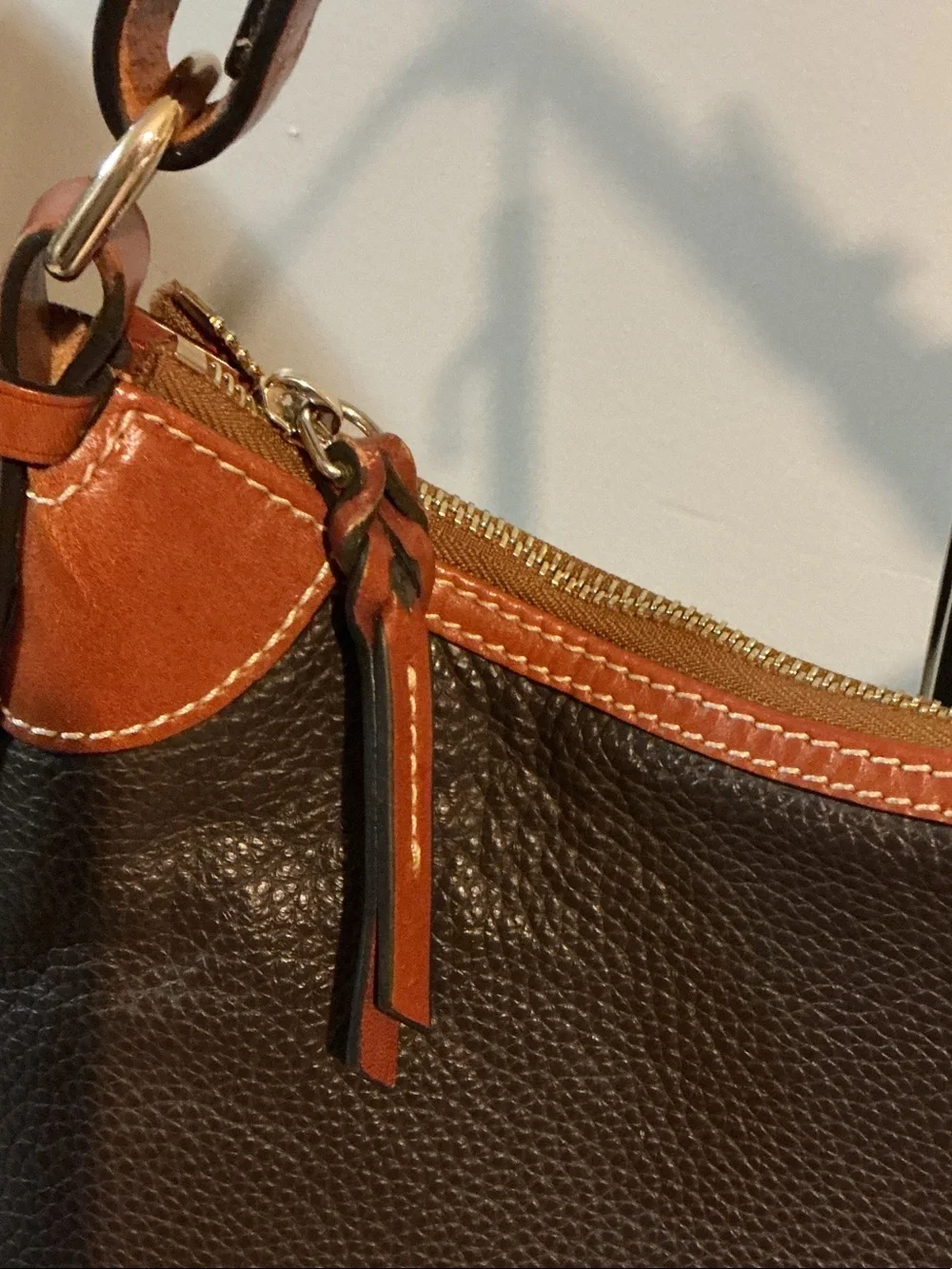 Dooney & Bourke Pebble Grain Leather Hobo Shoulder Bag Brown with Tan Trim EUC